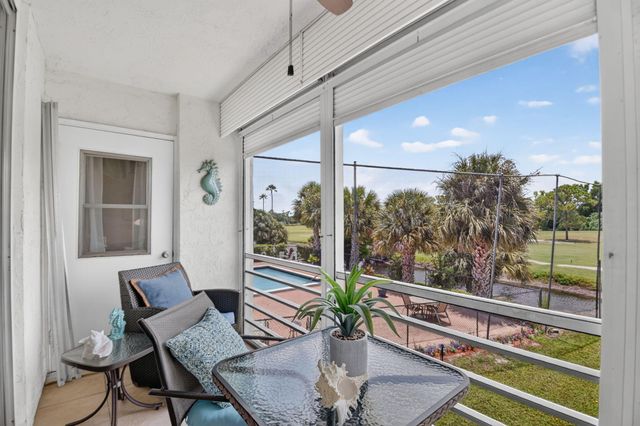 3425 Via Poinciana 201, Lake Worth, FL 33467