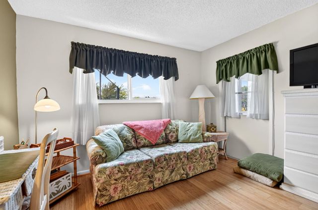 3425 Via Poinciana 201, Lake Worth, FL 33467