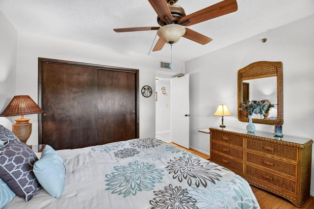 3425 Via Poinciana 201, Lake Worth, FL 33467
