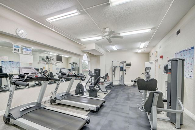 3425 Via Poinciana 201, Lake Worth, FL 33467