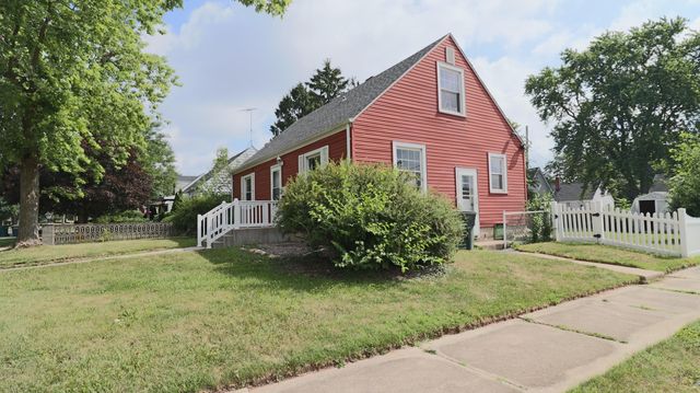 1102 Lafayette Street, Valparaiso, IN 46383