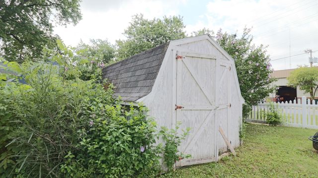 1102 Lafayette Street, Valparaiso, IN 46383