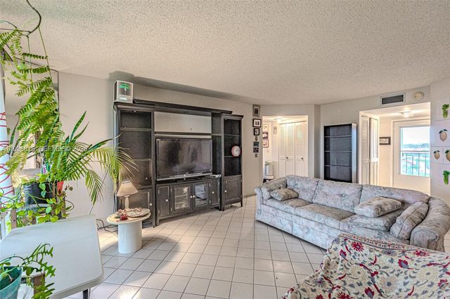 3959 Via Poinciana 605 605, Lake Worth, FL 33467