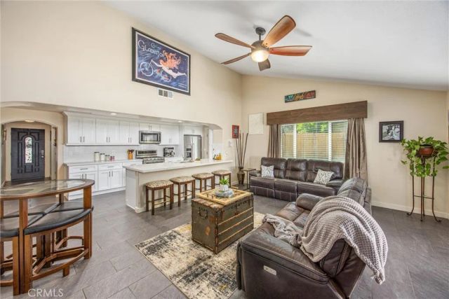 360 Canyon View, Calimesa, CA 92320