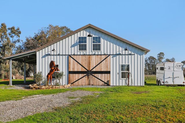 11213 Colony Rd, Wilton, CA 95693