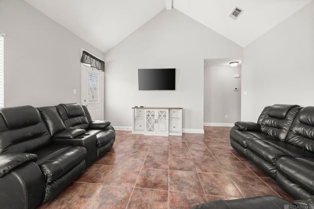 628 S Oleana Dr, Gonzales, LA 70737
