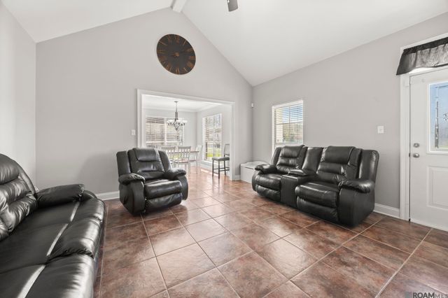 628 S Oleana Dr, Gonzales, LA 70737
