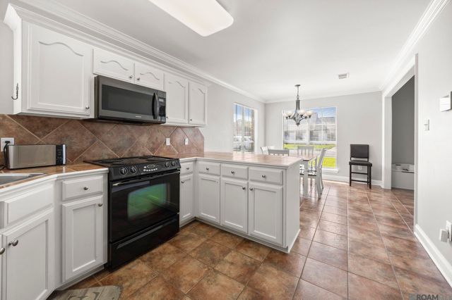 628 S Oleana Dr, Gonzales, LA 70737