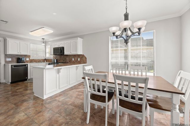 628 S Oleana Dr, Gonzales, LA 70737