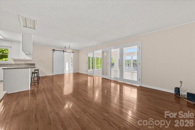 330 Hillview Drive, Lexington, NC 27292