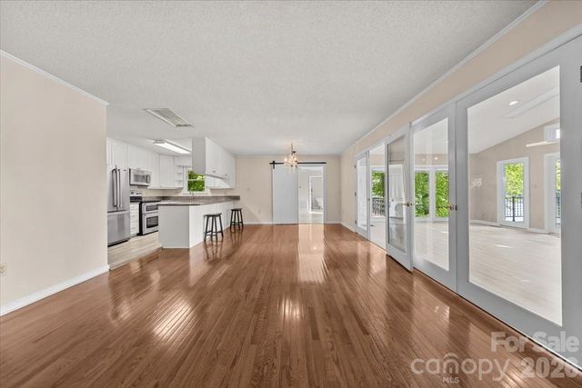 330 Hillview Drive, Lexington, NC 27292