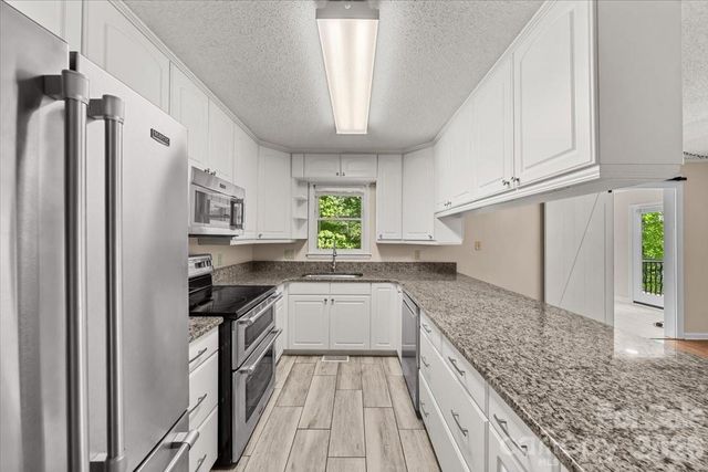 330 Hillview Drive, Lexington, NC 27292