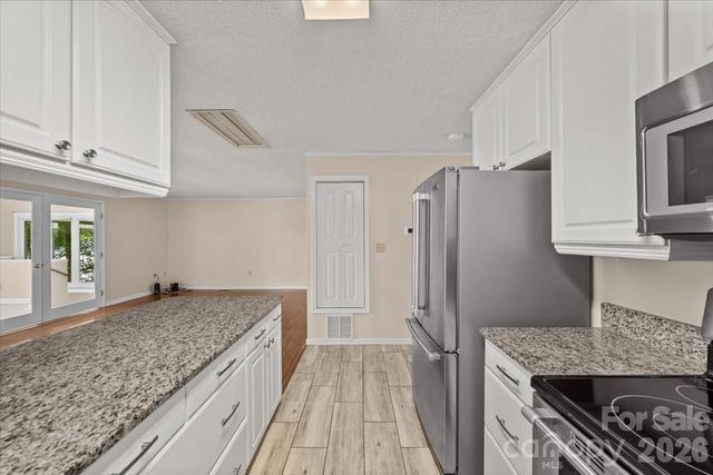 330 Hillview Drive, Lexington, NC 27292