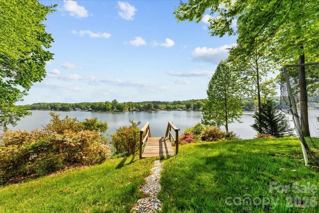 330 Hillview Drive, Lexington, NC 27292