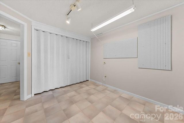 330 Hillview Drive, Lexington, NC 27292