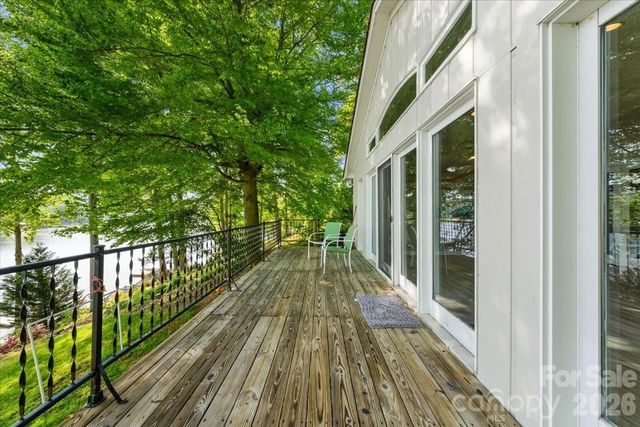 330 Hillview Drive, Lexington, NC 27292