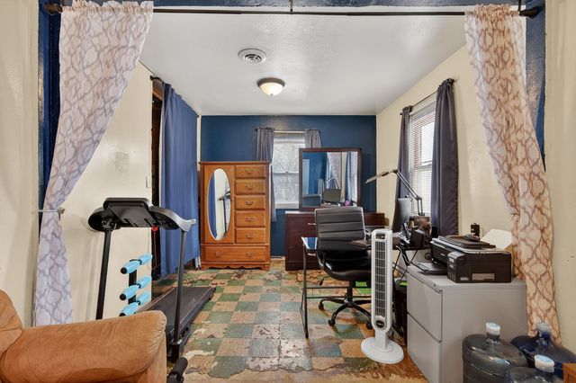 1536 Stewart Street, Des Moines, IA 50316