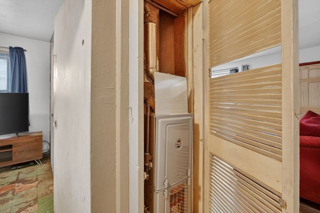 1536 Stewart Street, Des Moines, IA 50316