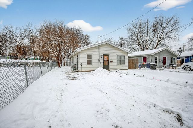 1536 Stewart Street, Des Moines, IA 50316