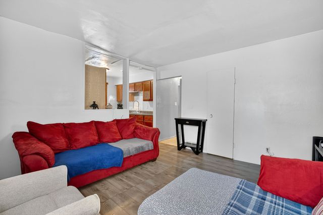 1536 Stewart Street, Des Moines, IA 50316