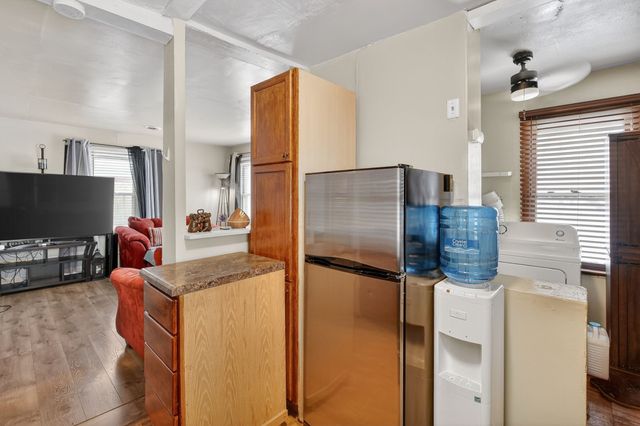 1536 Stewart Street, Des Moines, IA 50316