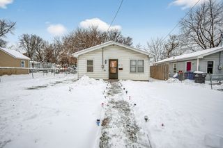 1536 Stewart Street, Des Moines, IA 50316