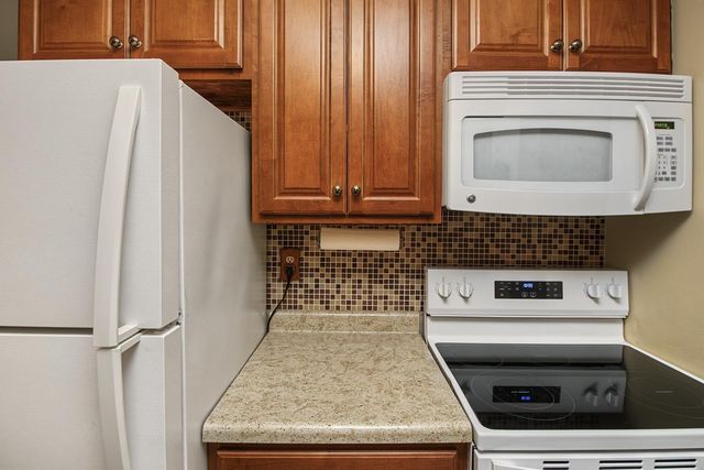 3421 Kent Street 407, Shoreview, MN 55126