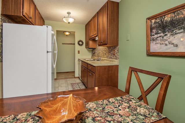 3421 Kent Street 407, Shoreview, MN 55126