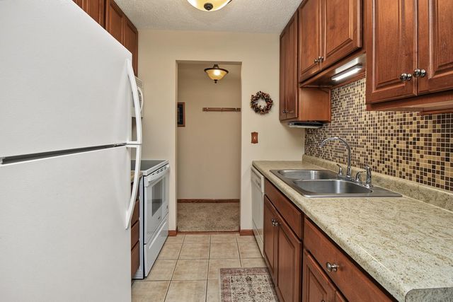 3421 Kent Street 407, Shoreview, MN 55126