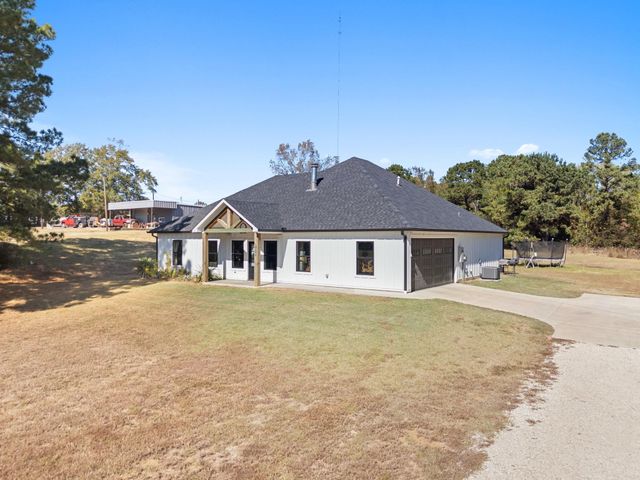 10374 State Highway 204, Cushing, TX 75760