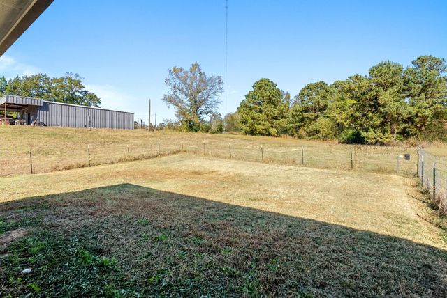 10374 State Highway 204, Cushing, TX 75760