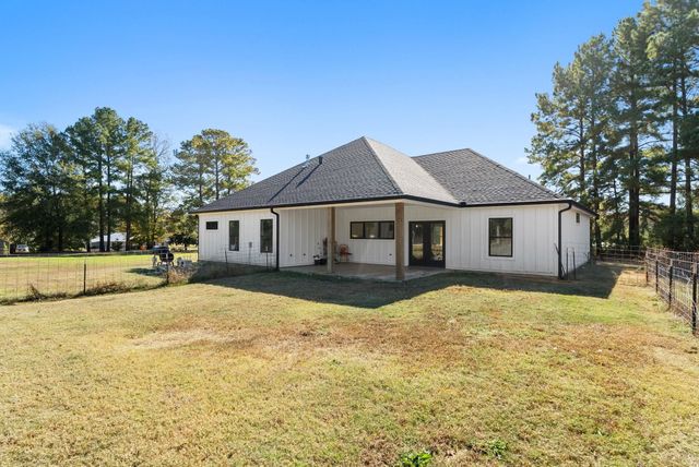 10374 State Highway 204, Cushing, TX 75760