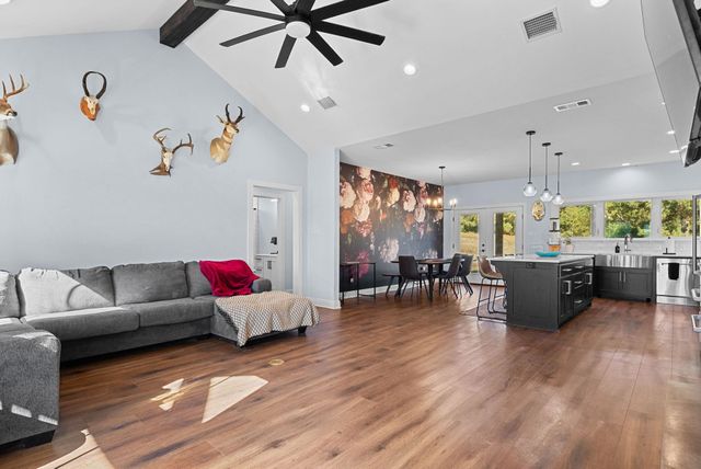 10374 State Highway 204, Cushing, TX 75760