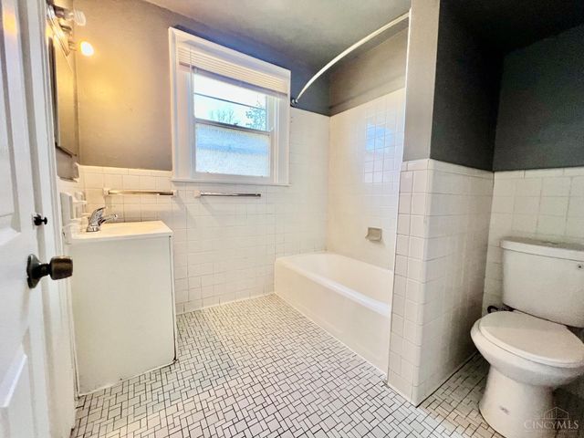 1301 Carolina Avenue, Cincinnati, OH 45237