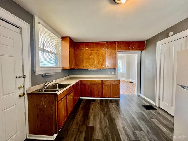 1301 Carolina Avenue, Cincinnati, OH 45237