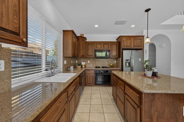 12402 Canyonlands Dr, Rancho Cordova, CA 95742