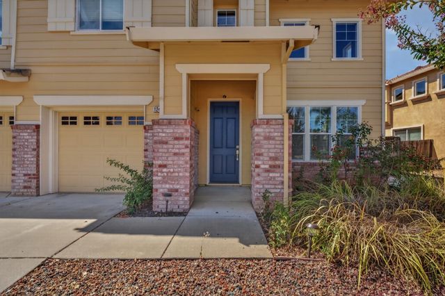 12402 Canyonlands Dr, Rancho Cordova, CA 95742