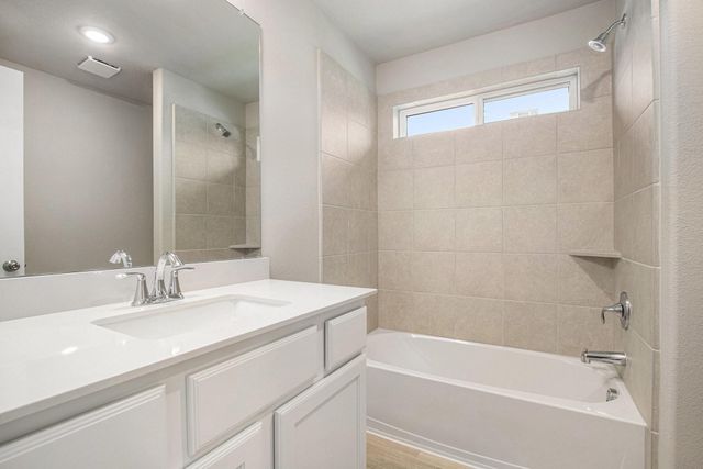 2239 Lakewood Drive, West Columbia, TX 77486