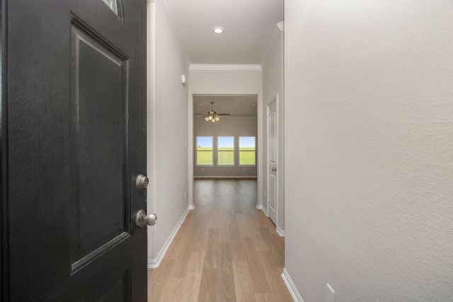 2239 Lakewood Drive, West Columbia, TX 77486