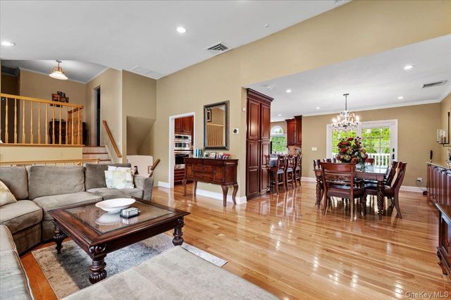 56 Middle Lane, Jericho, NY 11753