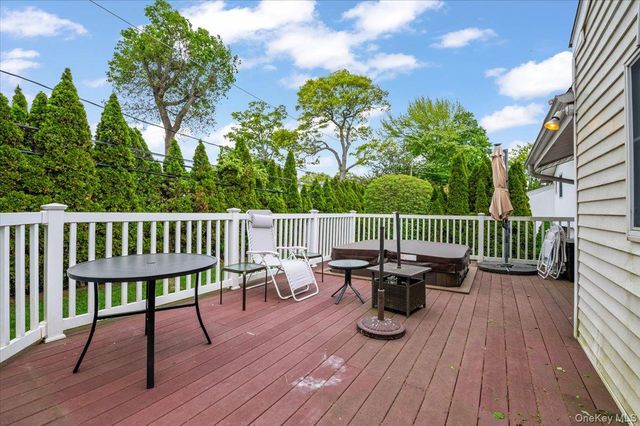 56 Middle Lane, Jericho, NY 11753