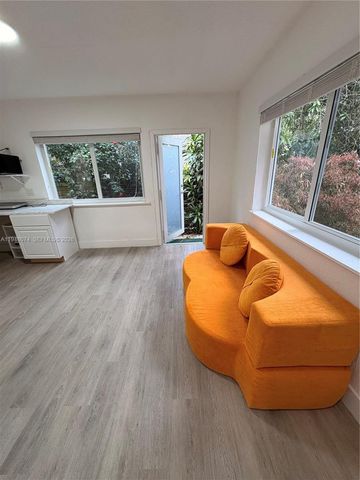 675 NE 159th St 0, Miami, FL 33162