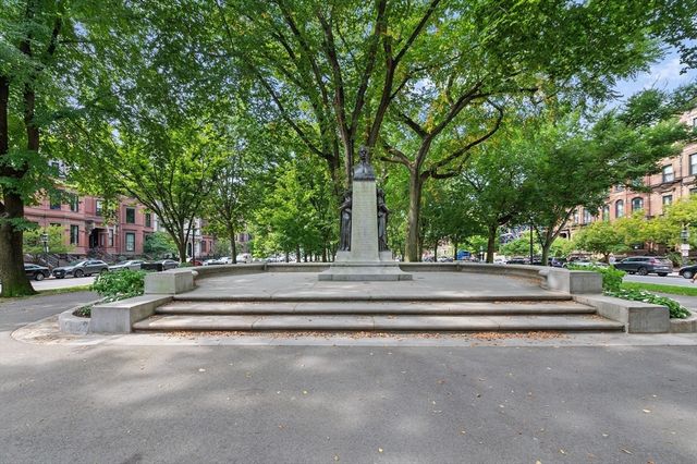 135 Commonwealth Ave 3, Boston, MA 02116