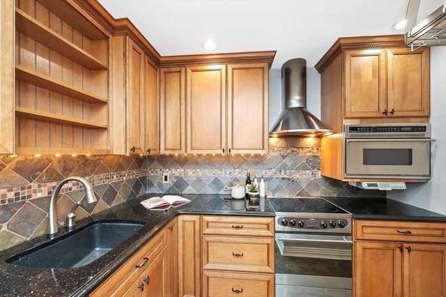 135 Commonwealth Ave 3, Boston, MA 02116