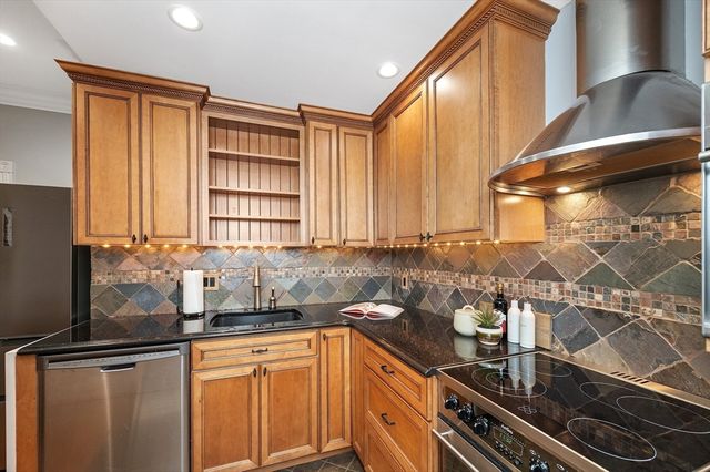 135 Commonwealth Ave 3, Boston, MA 02116