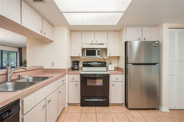 2713 COUNTRYSIDE BOULEVARD 108, Clearwater, FL 33761