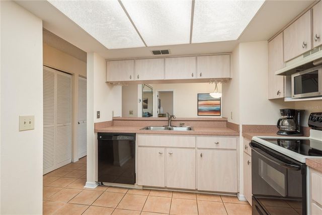 2713 COUNTRYSIDE BOULEVARD 108, Clearwater, FL 33761