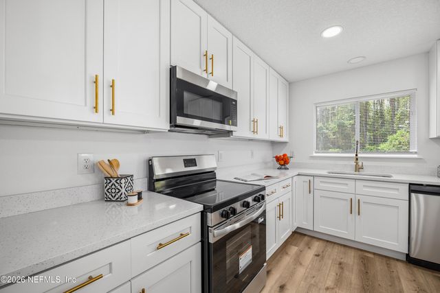 9749 HAZEL LAKE Drive, Jacksonville, FL 32222