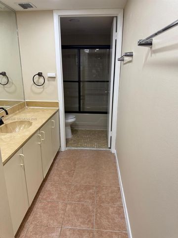 10825 SW 112th Ave 312, Miami, FL 33176