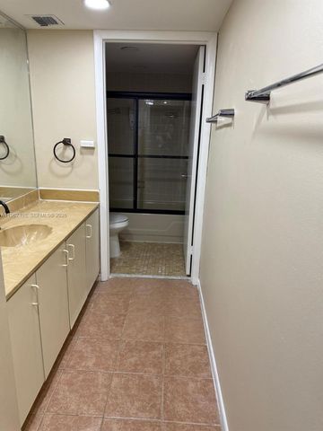 10825 SW 112th Ave 312, Miami, FL 33176